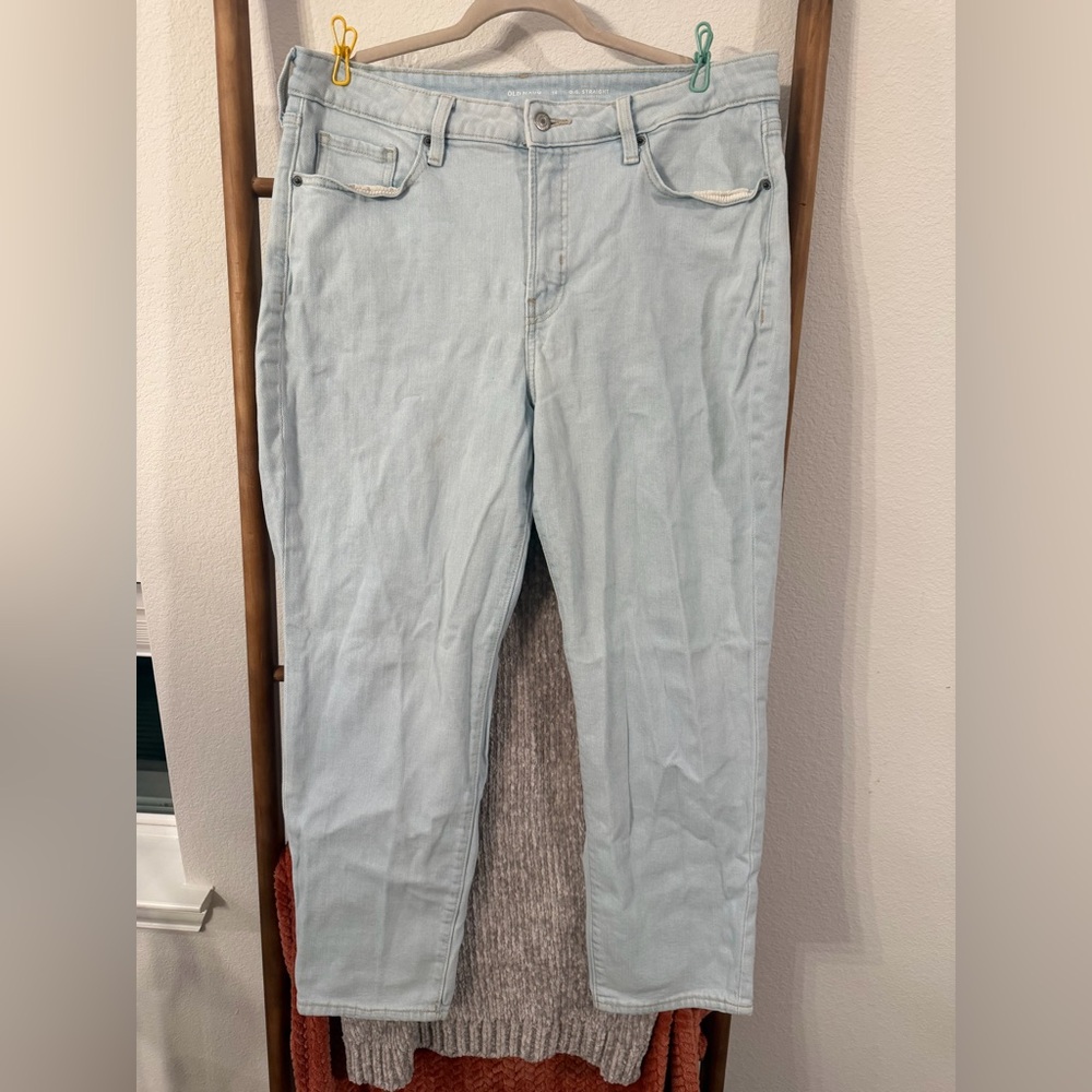 Old Navy Women's Straight Leg Jeans in Light Blue